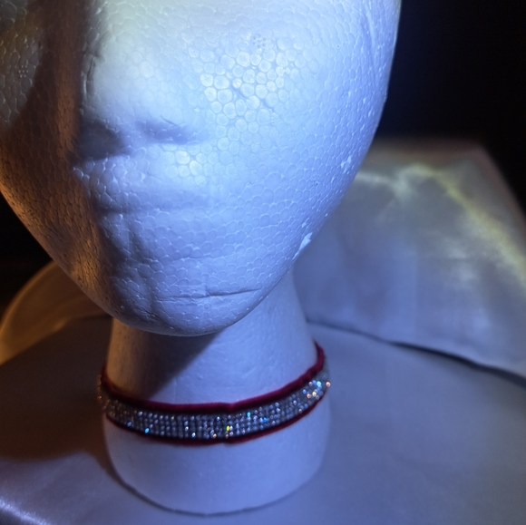Elegant Red & Black VELVET CHOKER - Picture 5 of 8